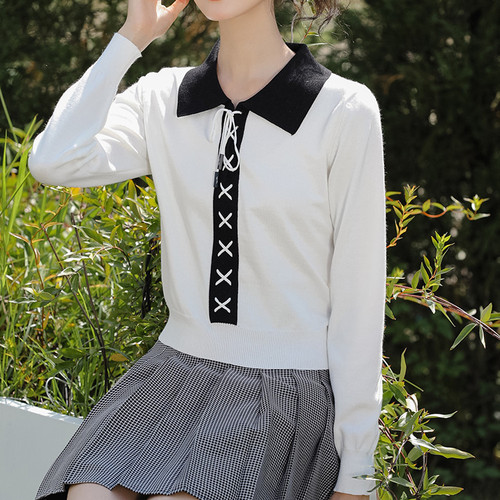 A gentle pink sweater with heart-shaped buttons for women in the spring and autumn of 2022, paired with a loose and sweet knitted cardigan jacket pic 9