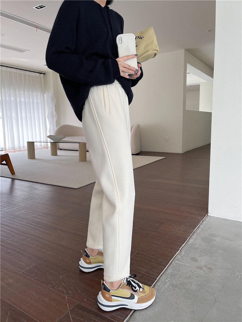 Beige fleece and thickened casual sweatpants for women, loose and slimming cotton pants, soft and warm radish pants pic 8