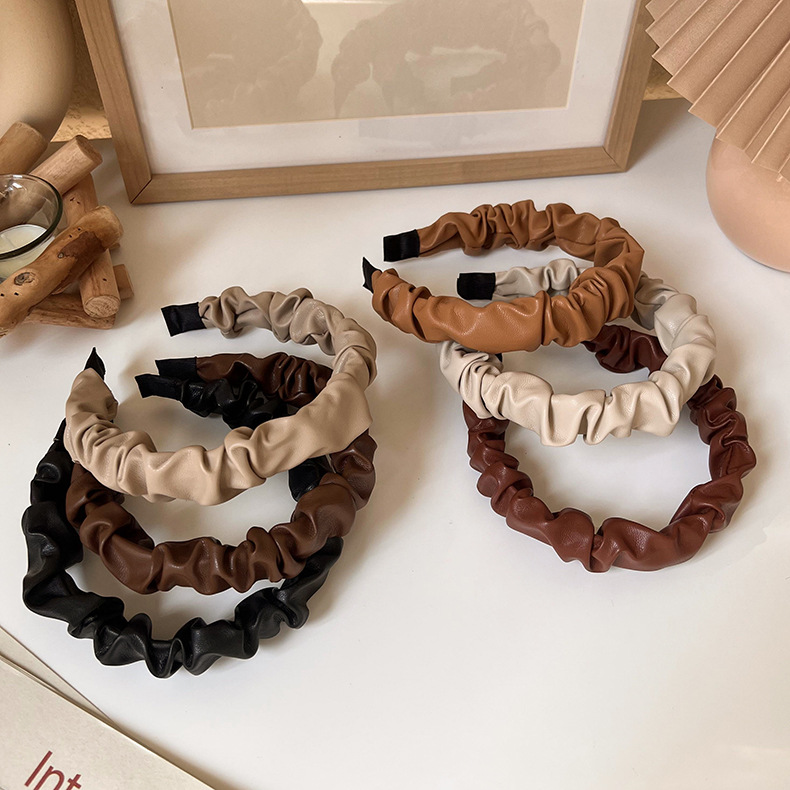 Retro leather pleated headband ~ Height-increasing PU leather Korean autumn and winter new headband, fashionable and simple, for women to slim their hair pic 3
