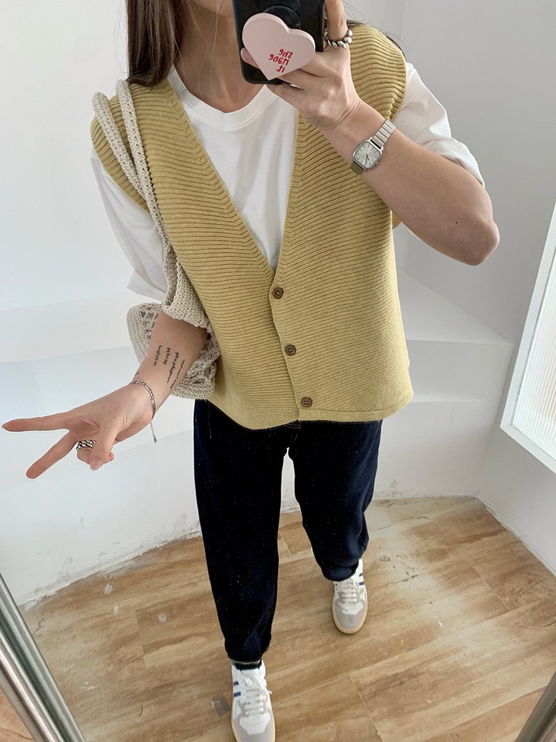 Korean Spring new style: Simple solid color, loose, striped V-neck knitted small vest cardigan for women 2727 pic 12