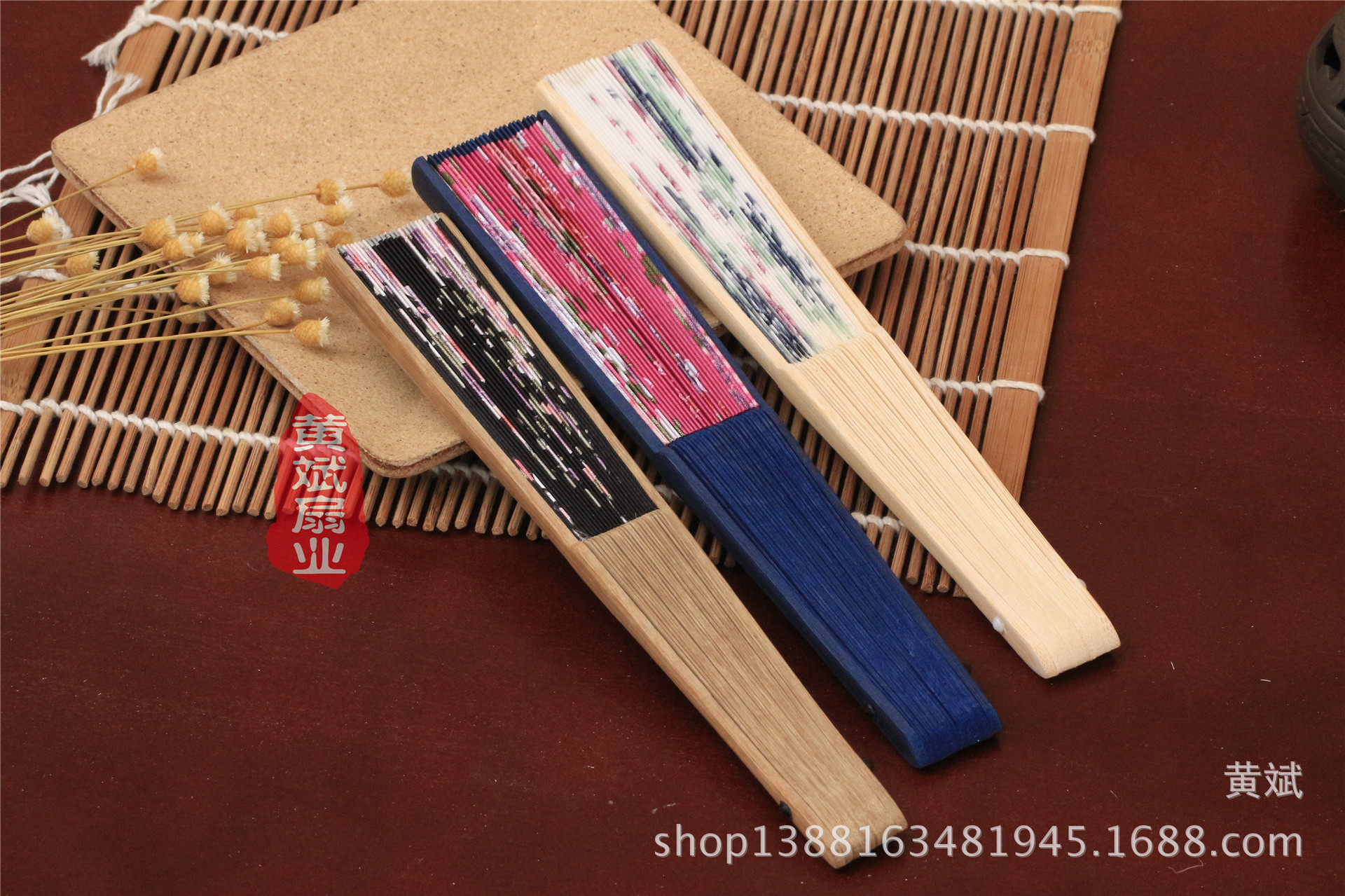 厂家直销 竹骨中国风工艺品女扇 复古绸布扇 日式和风折扇 批发详情20