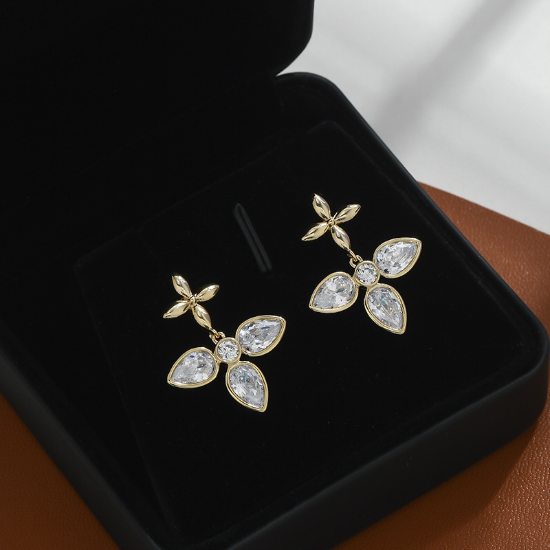 2024年新款锆石气质耳钉女S925银针高级感十字架耳饰个性夸张耳环详情7