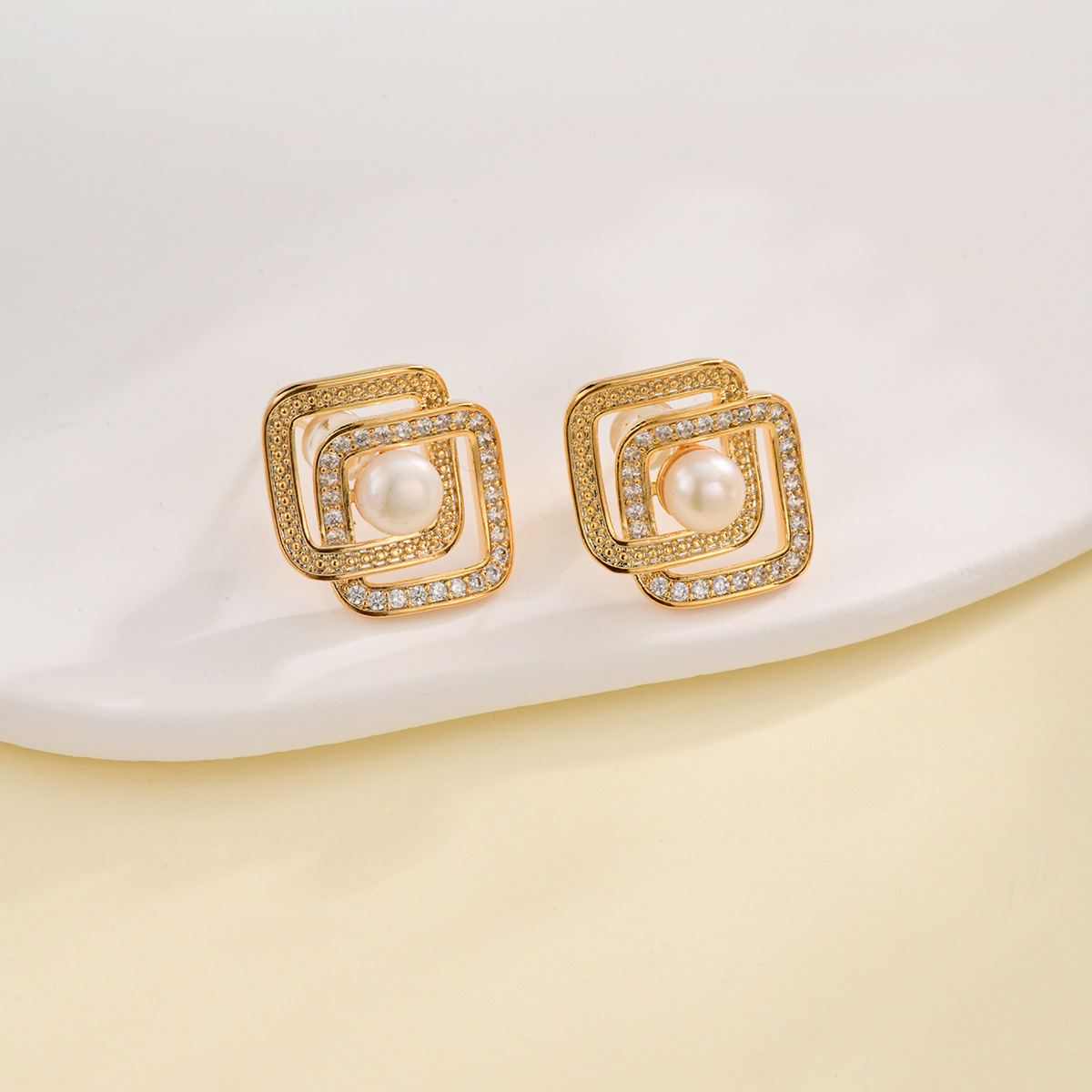 S925银针韩版耳饰批发方形简约小众设计耳钉女淡水珍珠纯铜微镶耳详情2