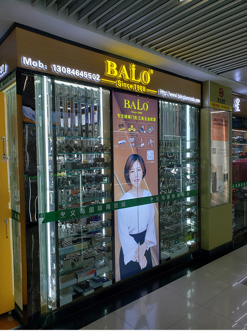 Glass knife for cutting glass tiles, floor marking, multi-functional manual oiling roller, glass knife, a magic tool for transforming glass pic 12