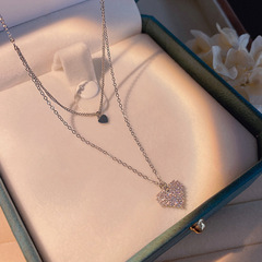 European and American light luxury heart-shaped mother-of-pearl titanium steel necklace, versatile for women, niche design sense collarbone chain, best-selling personalized accessory pic 5