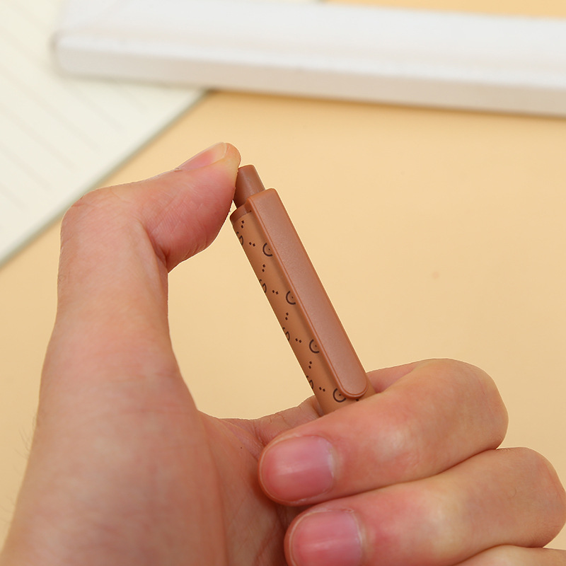 The ST pen tip is extremely smooth. The front of the pen is made of metal and features a ZF2659 illustrator in collaboration with Nandy Bear pic 6
