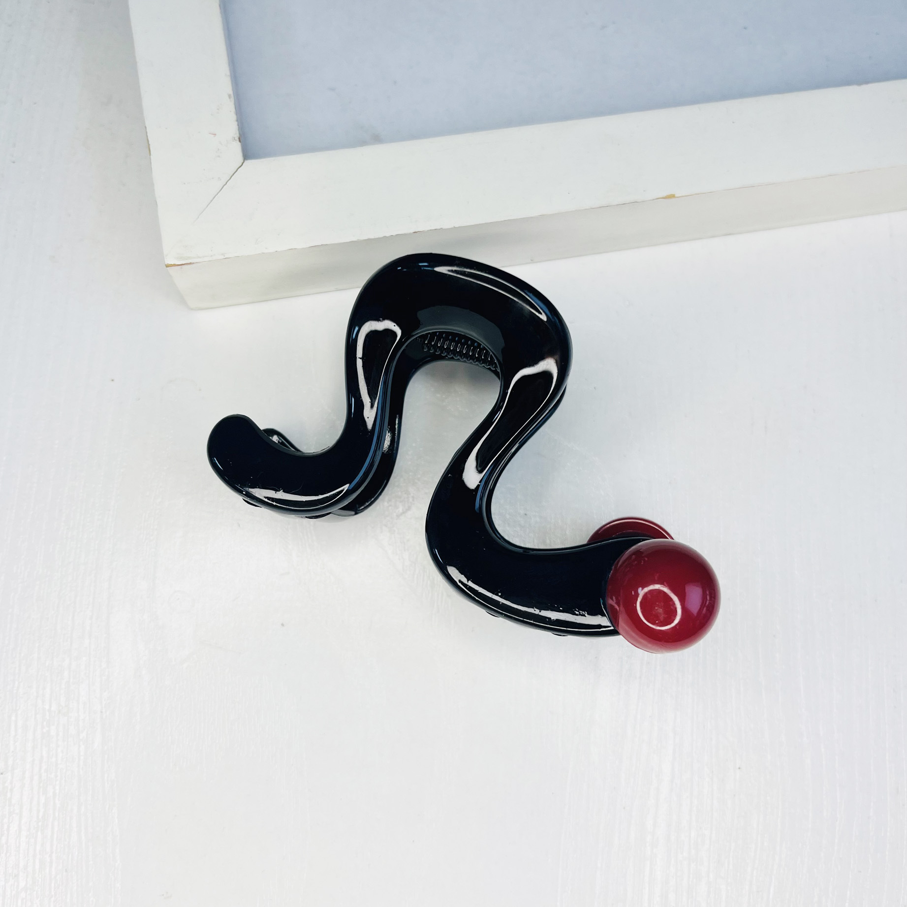 The 2025 National Trend series hairpins feature a niche design with geometric leopard print pearl hairpins, exuding a feminine and high-end charm. They are medium-sized semi-clip headwear pic 21