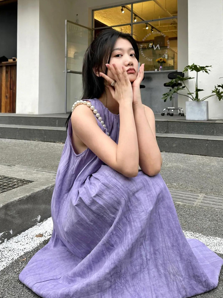 紫色亚麻无袖背心连衣裙女2024年夏季新款挂脖褶皱设计感小众长裙详情3
