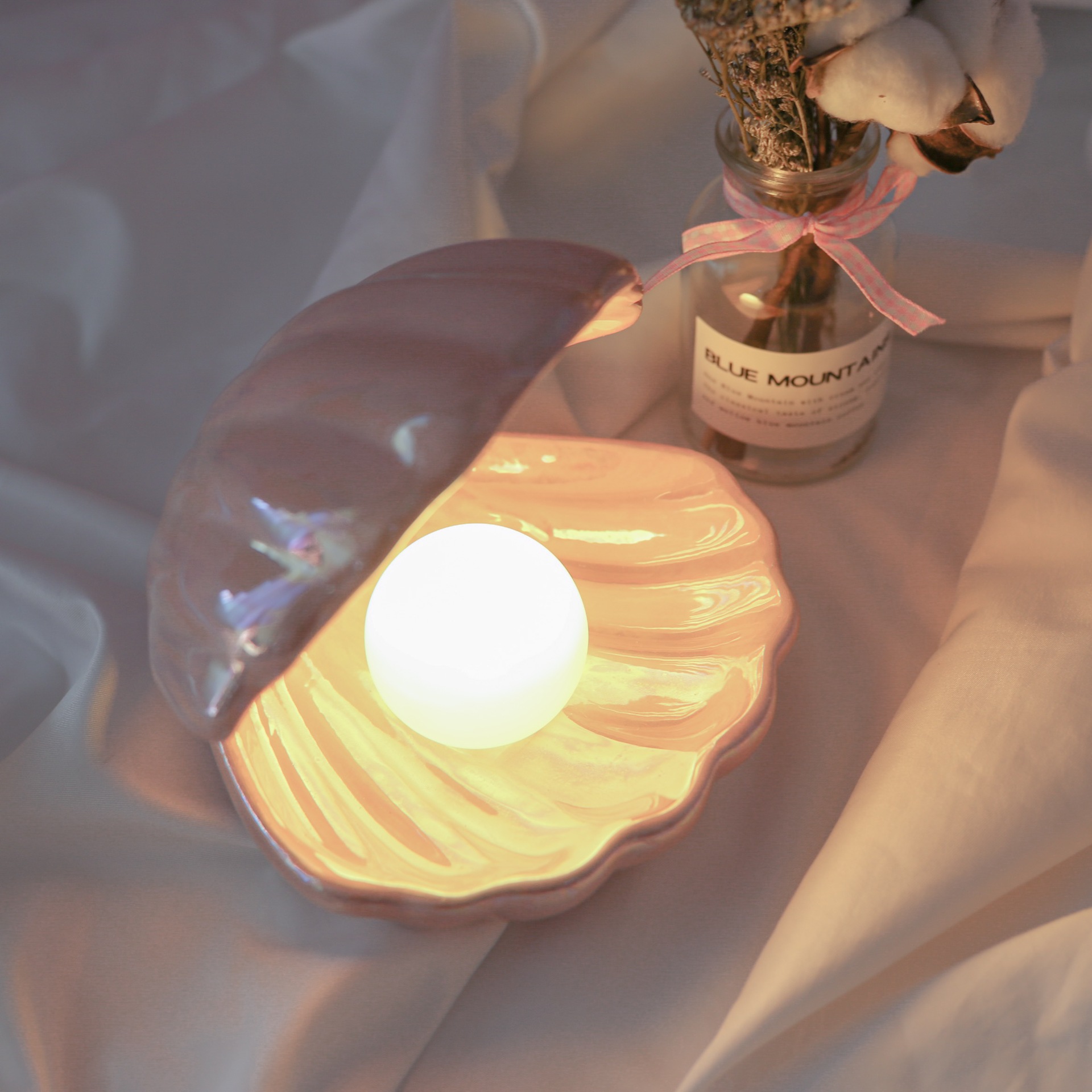 This is a popular Nordic dreamy shell lamp with a romantic pearl atmosphere and creative night light for the bedroom pic 13
