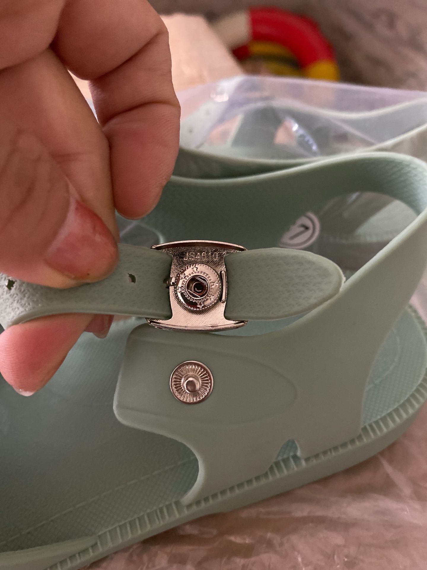 包头凉鞋女士2024罗马凉鞋春夏季外穿透气平底休闲搭扣沙滩果冻鞋详情48