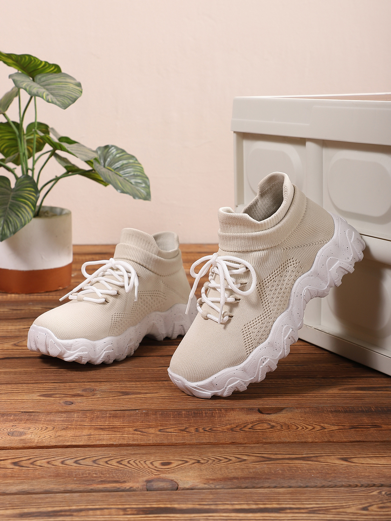 新款女士袜子鞋舒适平底运动鞋跨境大码户外跑步鞋详情4