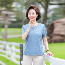 The 2022 new summer mom dress for middle-aged and elderly people aged 40 and 50 short-sleeved chiffon dress is elegant and stylish, making them look younger and slimmer pic 31