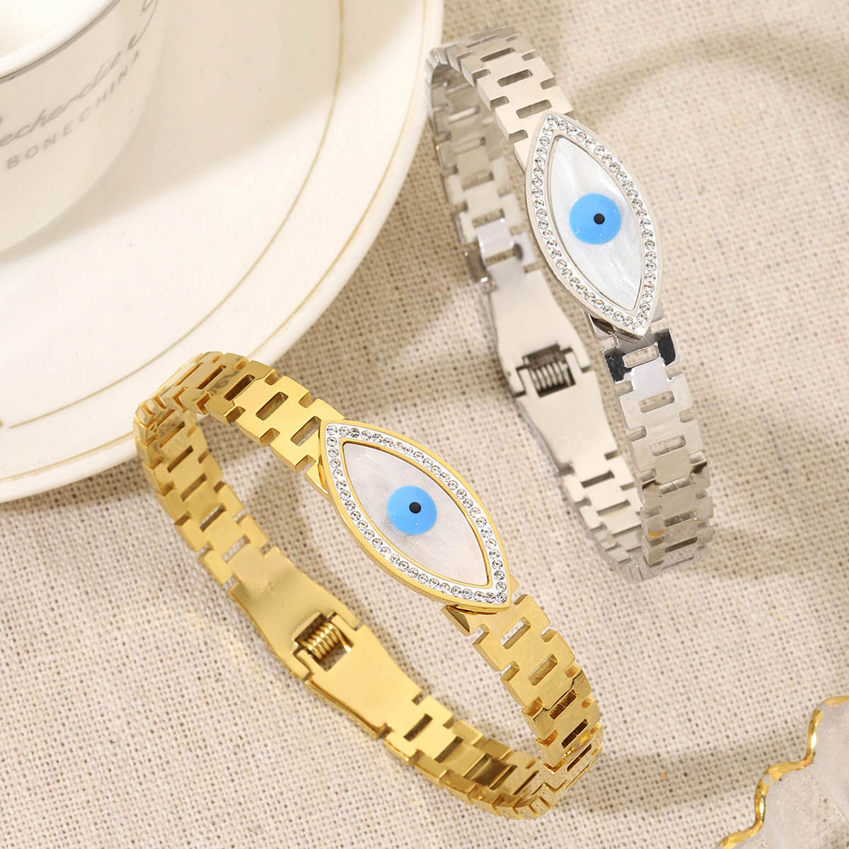 Stainless steel bracelet, a fashionable and niche double-ring buckle bracelet for women, a new 18K gold-plated titanium steel bracelet on Instagram pic 6