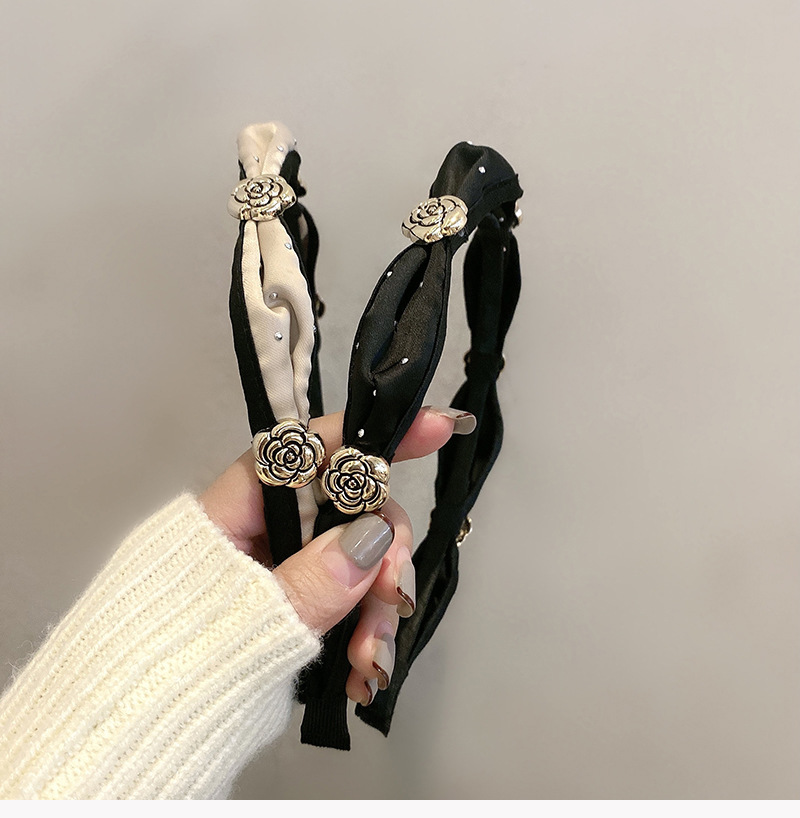 New retro three-dimensional camellia forest-style hair band for women, French Hepburn style, super fairy-like water diamond headband, little Chanel style hair clip pic 3