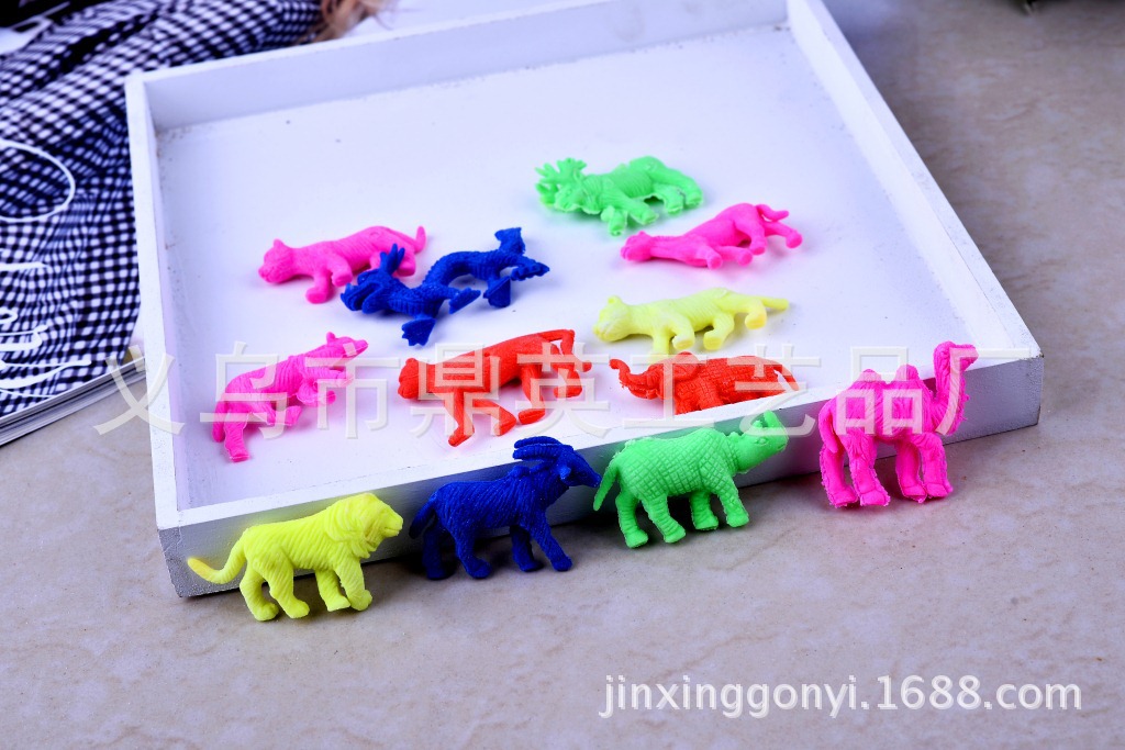 鼎浩 2025新款泡水膨胀变大戏水玩具动漫恐龙动物水精灵海洋宝宝批发 1kg/包 适合DIY 实体门店 夜市地摊玩具减压详情3