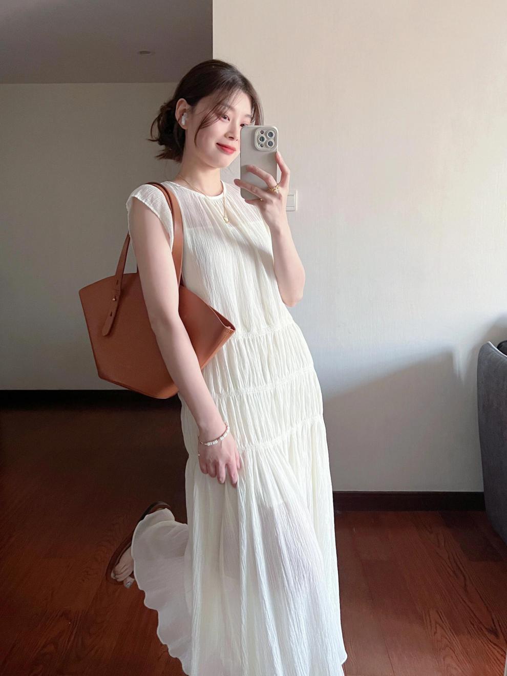 法式温柔褶皱肌理仙气小飞袖连衣裙女夏季新款慵懒风无袖长裙详情6