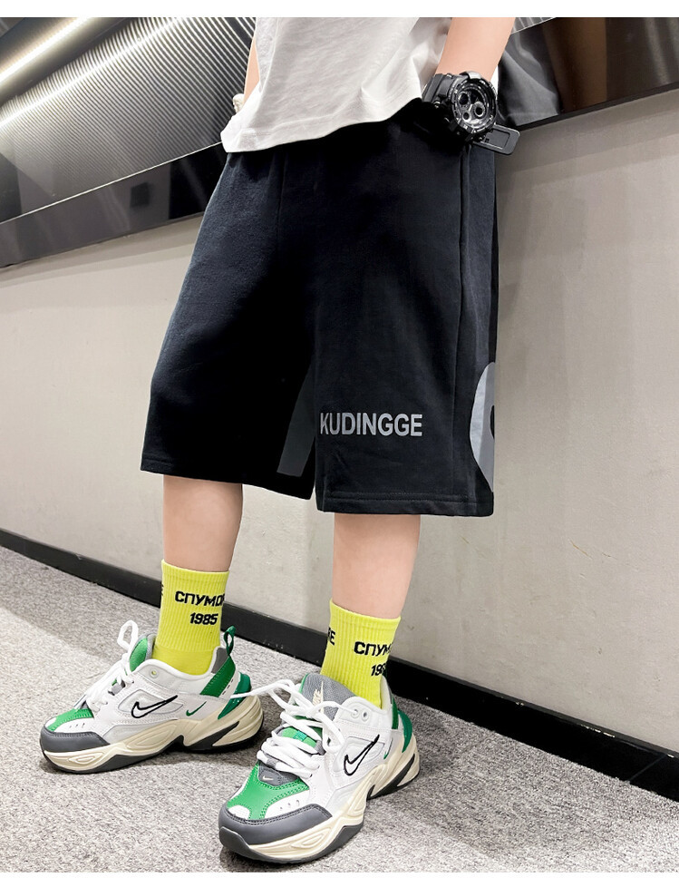 The 2022 new summer loose and stylish cotton capri shorts for boys are a trend of casual summer pants for middle-aged children pic 37