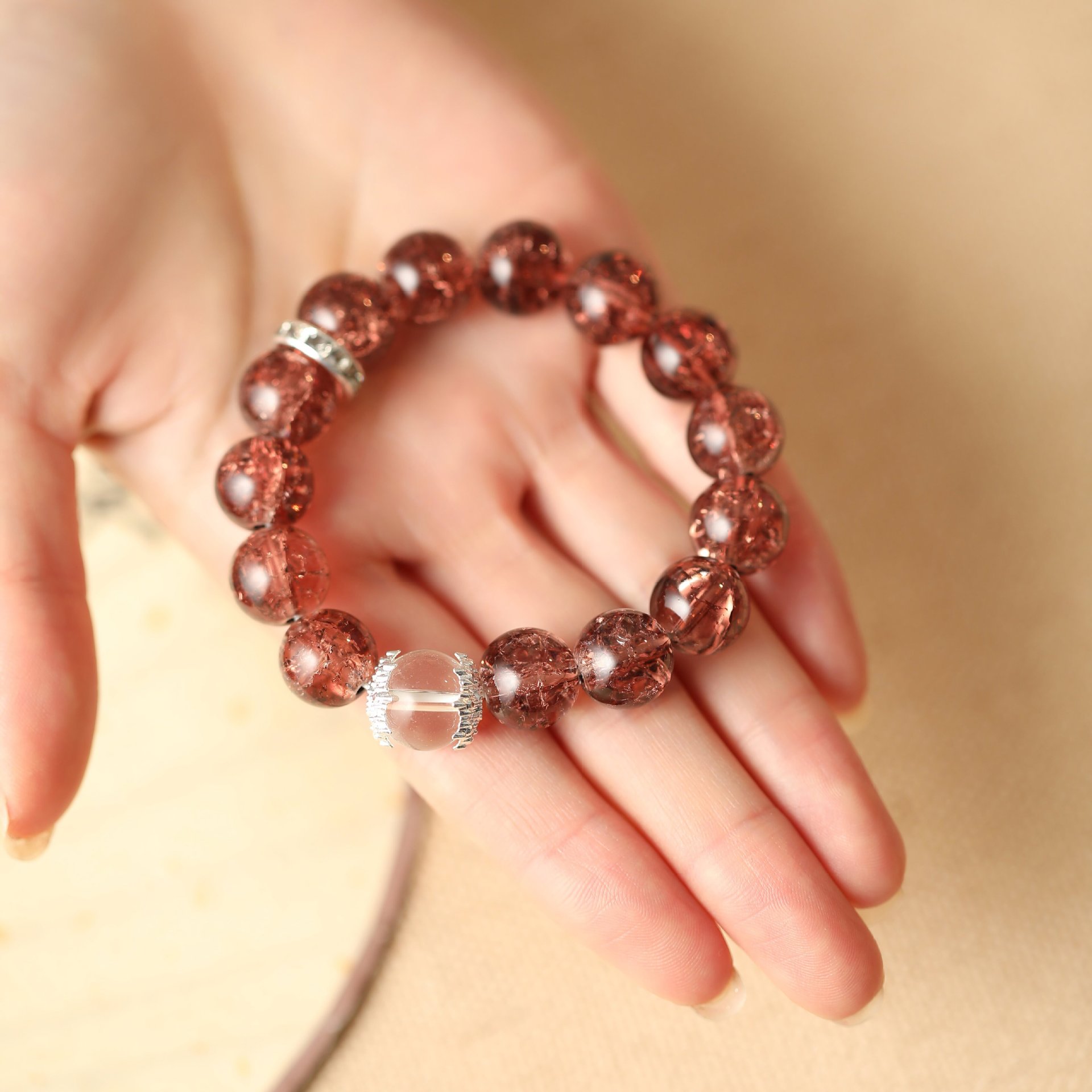 The new nine-purple bracelet, with its light luxury and court-style beaded charm, is a perfect birthday gift for your best friend or girlfriend pic 2