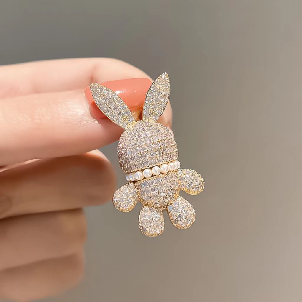 Korean style Zircon 2023 new trendy light luxury three-dimensional full diamond rabbit brooch, high-end women pic 8