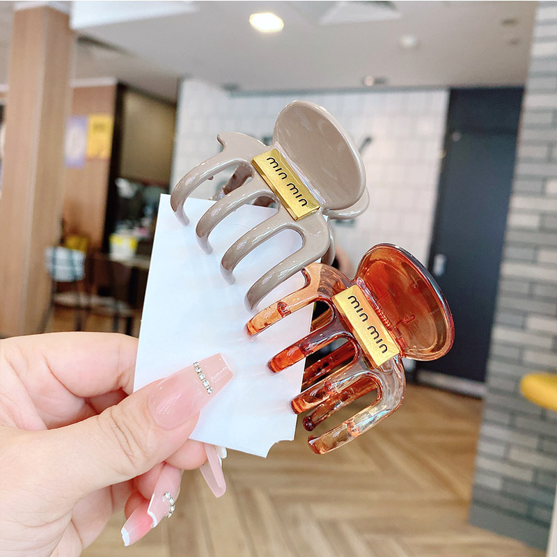 新款小众设计字母中号南瓜抓夹女三角形简约质感鲨鱼夹盘发发抓发详情38