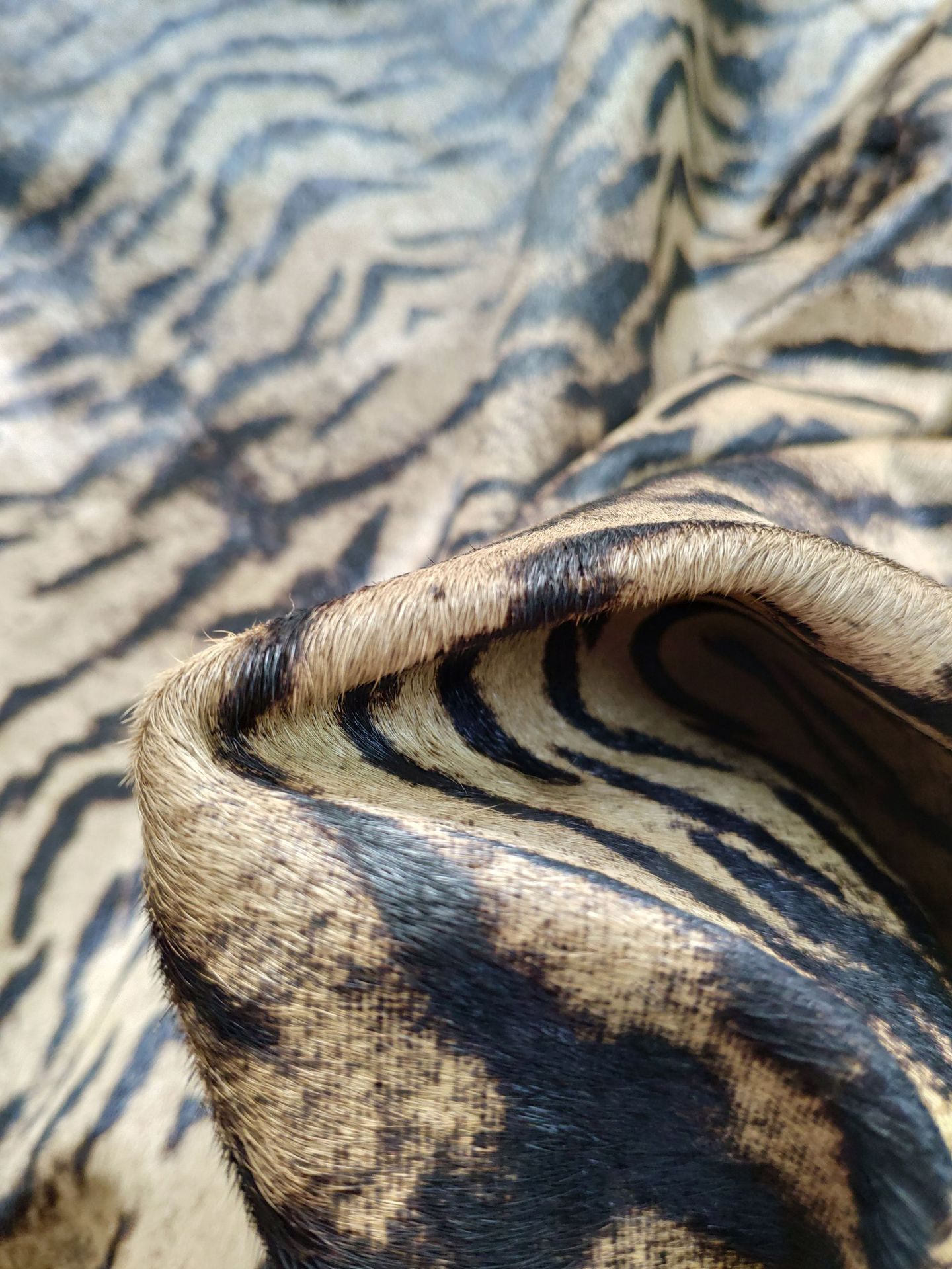 Yiwu Ha Niu leather, real horse hair, real cow hair, tiger skin texture and other colors and patterns, custom-made according to samples pic 6