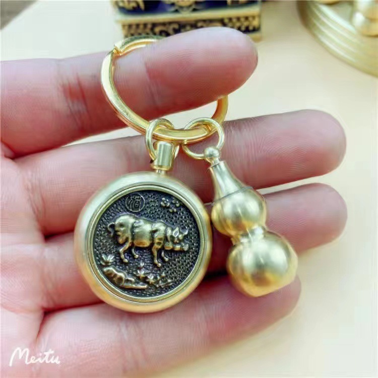 Pure copper retro 12 Chinese zodiac money transfer keychain, handcrafted brass cinnabar handle, car key chain pendant pic 3