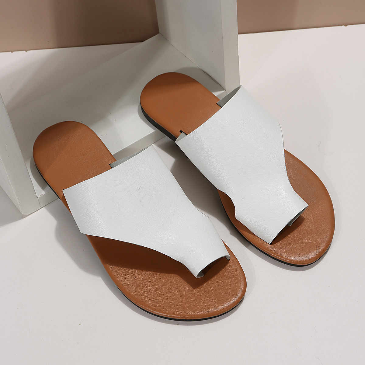 跨境大码拖鞋女2023夏季新款欧美平底套趾外穿女式凉拖现货批发详情11