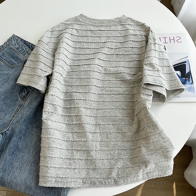 A chic and unique lace design round-neck short-sleeved T-shirt for women in the summer of 2025, featuring a simple, loose and versatile casual top trend pic 8