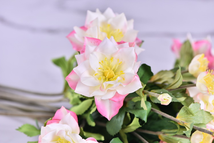 Dongli Flower Industry Factory directly sells artificial roses, ice mountain roses, home furnishings, hotels, shopping malls, wedding decorations, artificial flower bouquets, and high-end ornaments pic 66