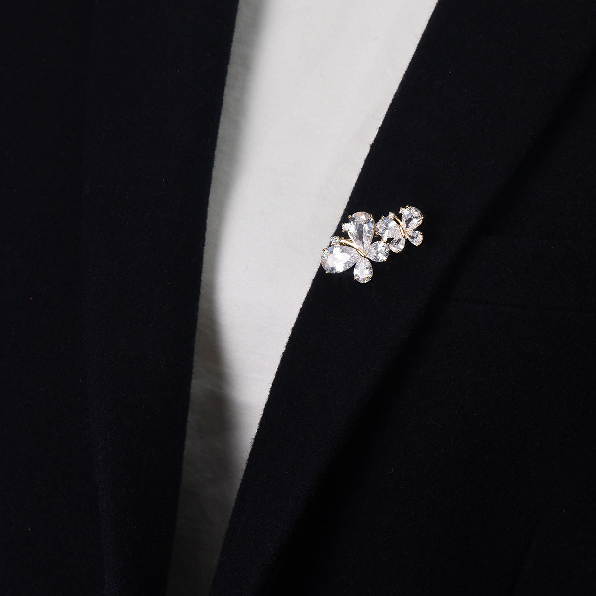 胸针太阳花圆形蝴蝶小胸针优雅气质韩版时尚领针收腰装饰防走光扣详情21