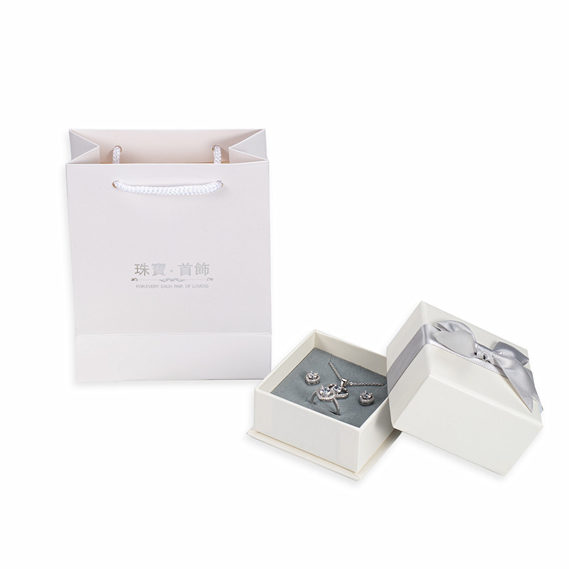 {6D037C76-E72B-9D52-A3CC-9BEFD