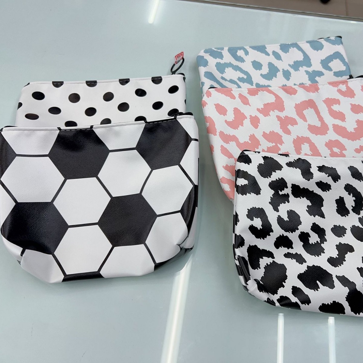 Factory direct sales of new leather grid coin purse, simple storage, popular and durable pen case pic 1