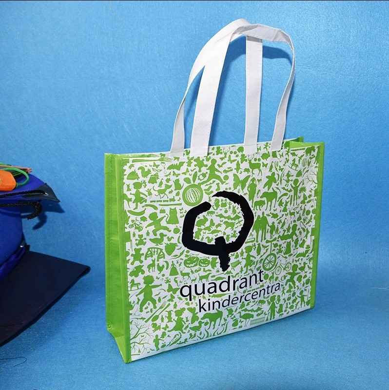 Factory wholesale PP laminated advertising woven bags, laminated non-woven fabric hand-held shopping bags, hand-held woven gift bags pic 2