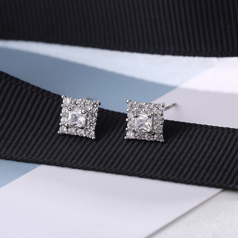 Корейская версия fashion s925 s925 с серебряными капающими цветами, однорядный ряд гвоздей для женщин с короткими оптовыми ушками pic 2