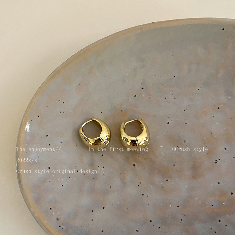 Wholesale of popular brushed frosted stud earrings for women with a light luxury and high-end InS-style, golden round stud earrings in the style of love beans pic 19