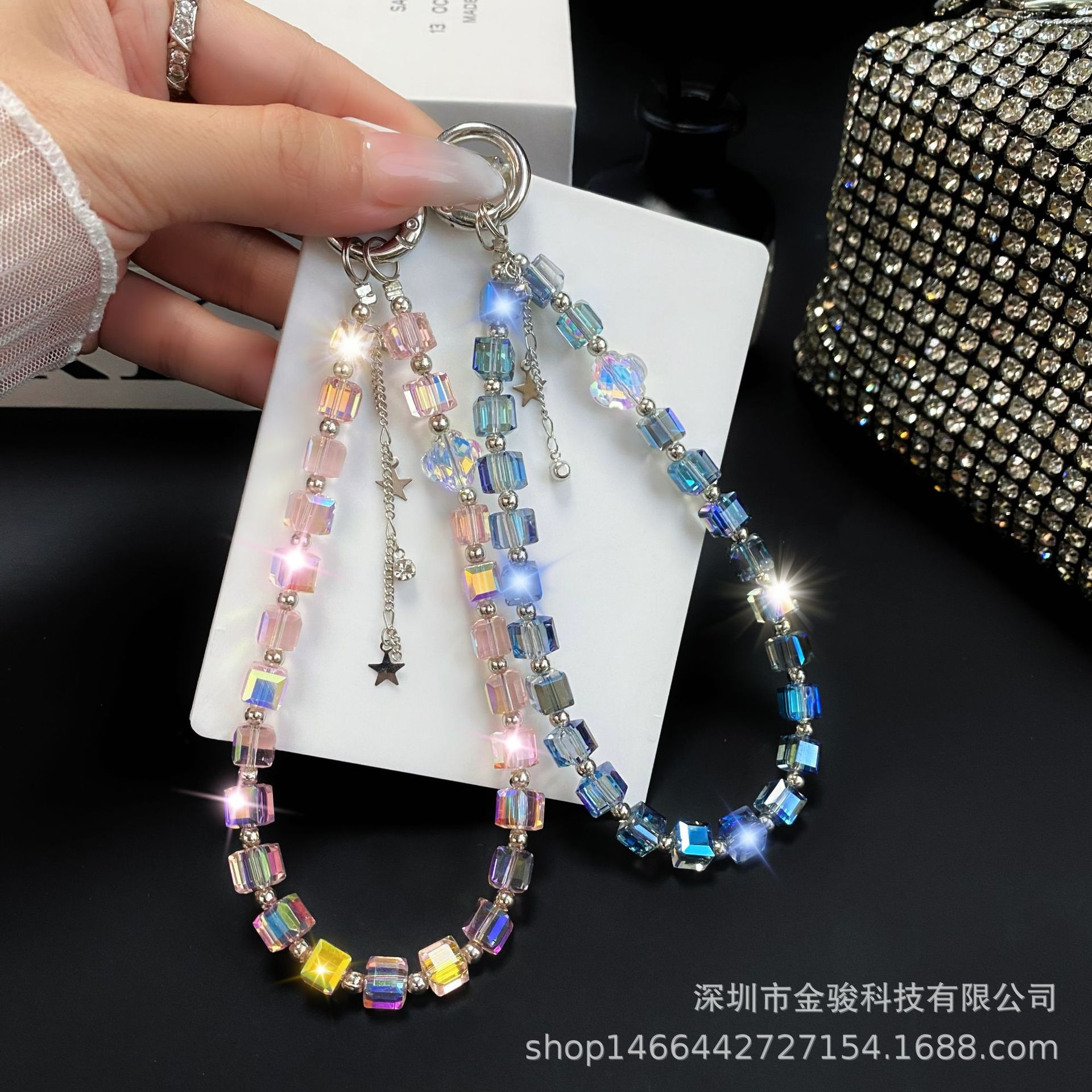 手机链条高级感 立体水晶蝴蝶结钥匙挂链 珍珠手机挂绳手腕款批发详情7