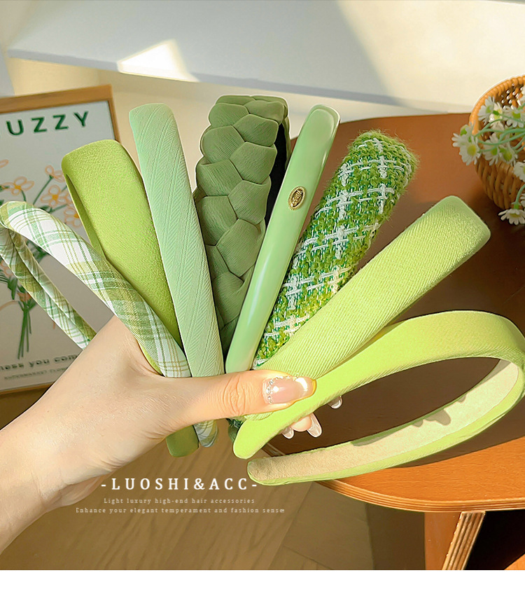 Green high top hairband for women, high-end, stylish and fashionable headband 2025 new style, versatile hairpin headwear for going out pic 1