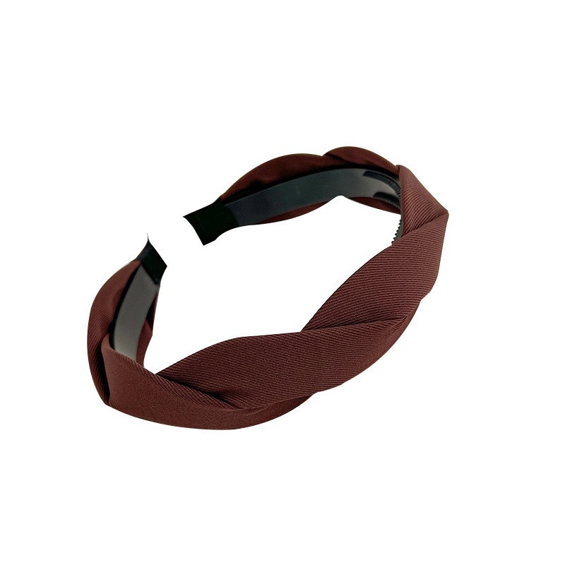 In the summer of 2025, a simple black hair band with a high top of the head is perfect for women. It is a versatile headband that can help press the hair and prevent slipping. It is also a hair tie and headwear pic 6