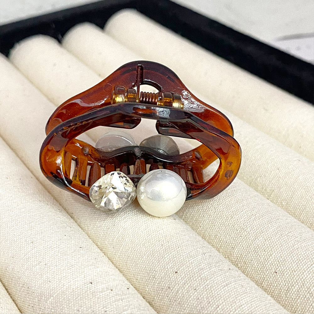 High-end camellia semi-tied hair clips for women, a niche hair accessory with diamonds, simple and elegant style, small grappling clips, less hair volume, shark clips pic 29