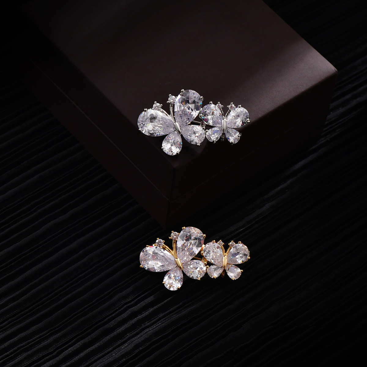 胸针太阳花圆形蝴蝶小胸针优雅气质韩版时尚领针收腰装饰防走光扣详情19