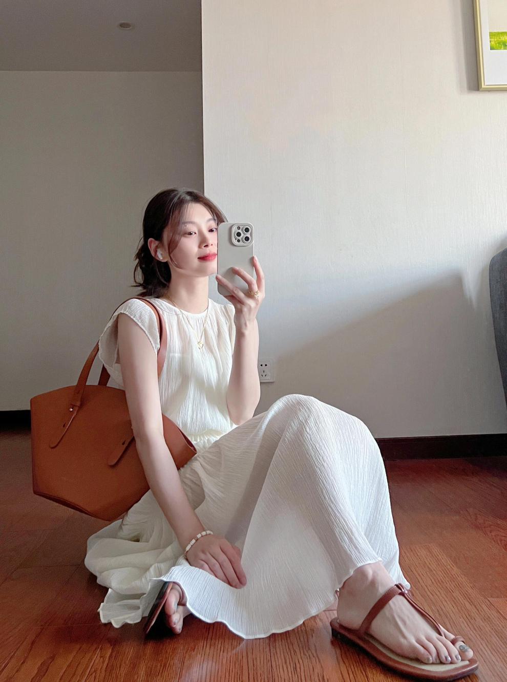 法式温柔褶皱肌理仙气小飞袖连衣裙女夏季新款慵懒风无袖长裙详情4