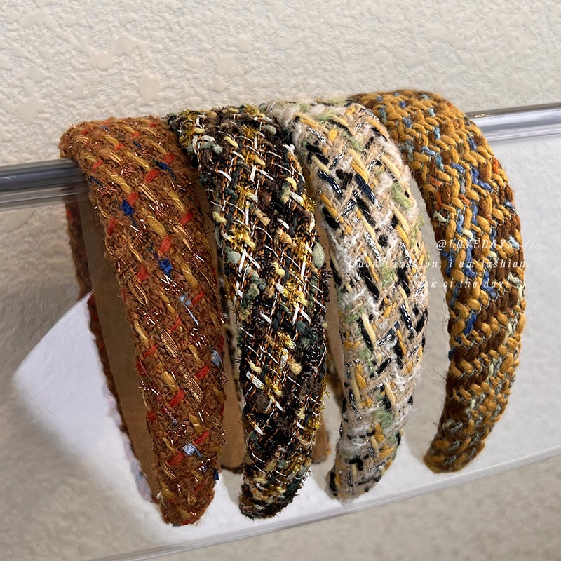 This is a new 2023 retro wide-brimmed high-top hairband with a chanel-style tweed for women, exuding an atmosphere of autumn and winter pic 10