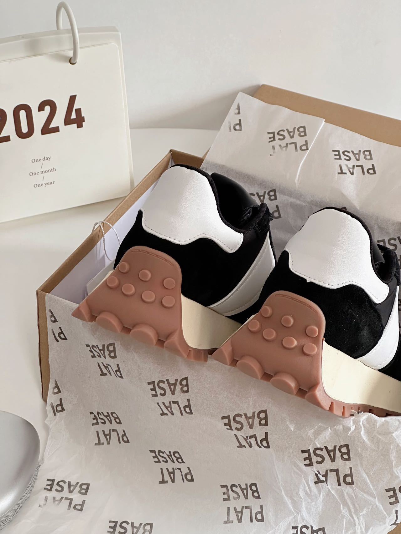 欧洲站2024春季新款时尚休闲百搭真皮复古厚底拼色系带运动鞋详情13