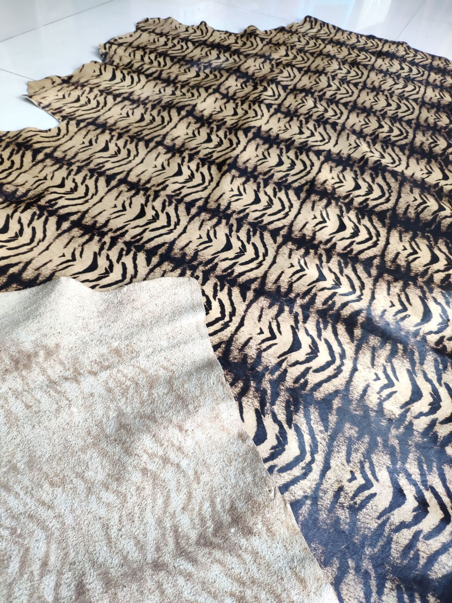 Yiwu Ha Niu leather, real horse hair, real cow hair, tiger skin texture and other colors and patterns, custom-made according to samples pic 8