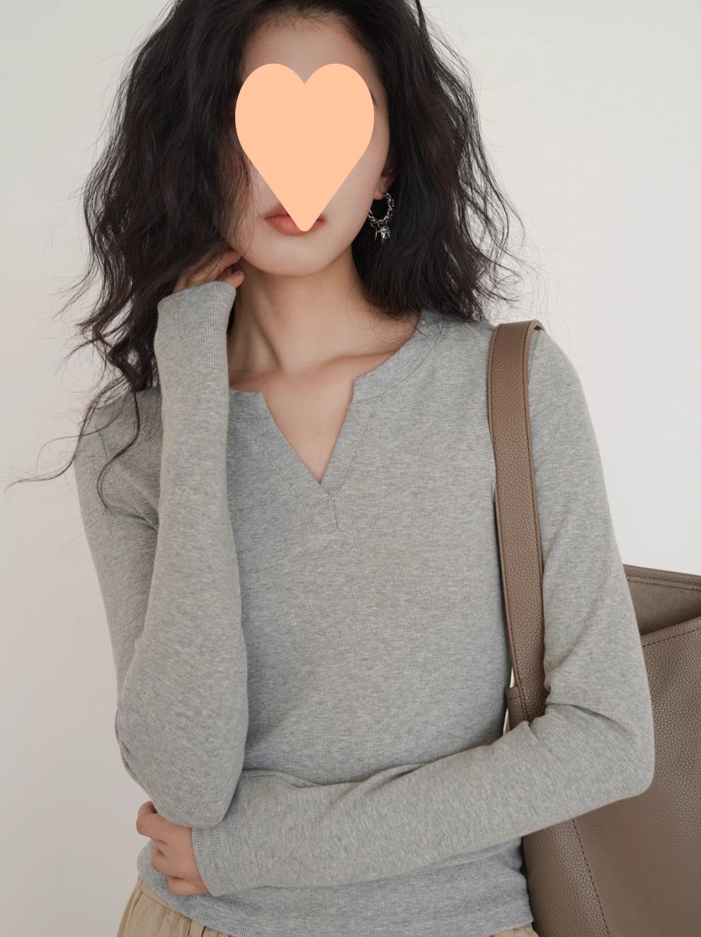 Floral grey V-neck modal base top for women, new autumn 2024 solid color slim fit paired with long-sleeved T-shirt pic 6