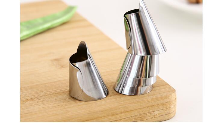 Edamame peeling tool, iron nail cover, water chestnut, broad bean, pine nut, pistachio peeling tool, anti-cutting hand and finger guard pic 9