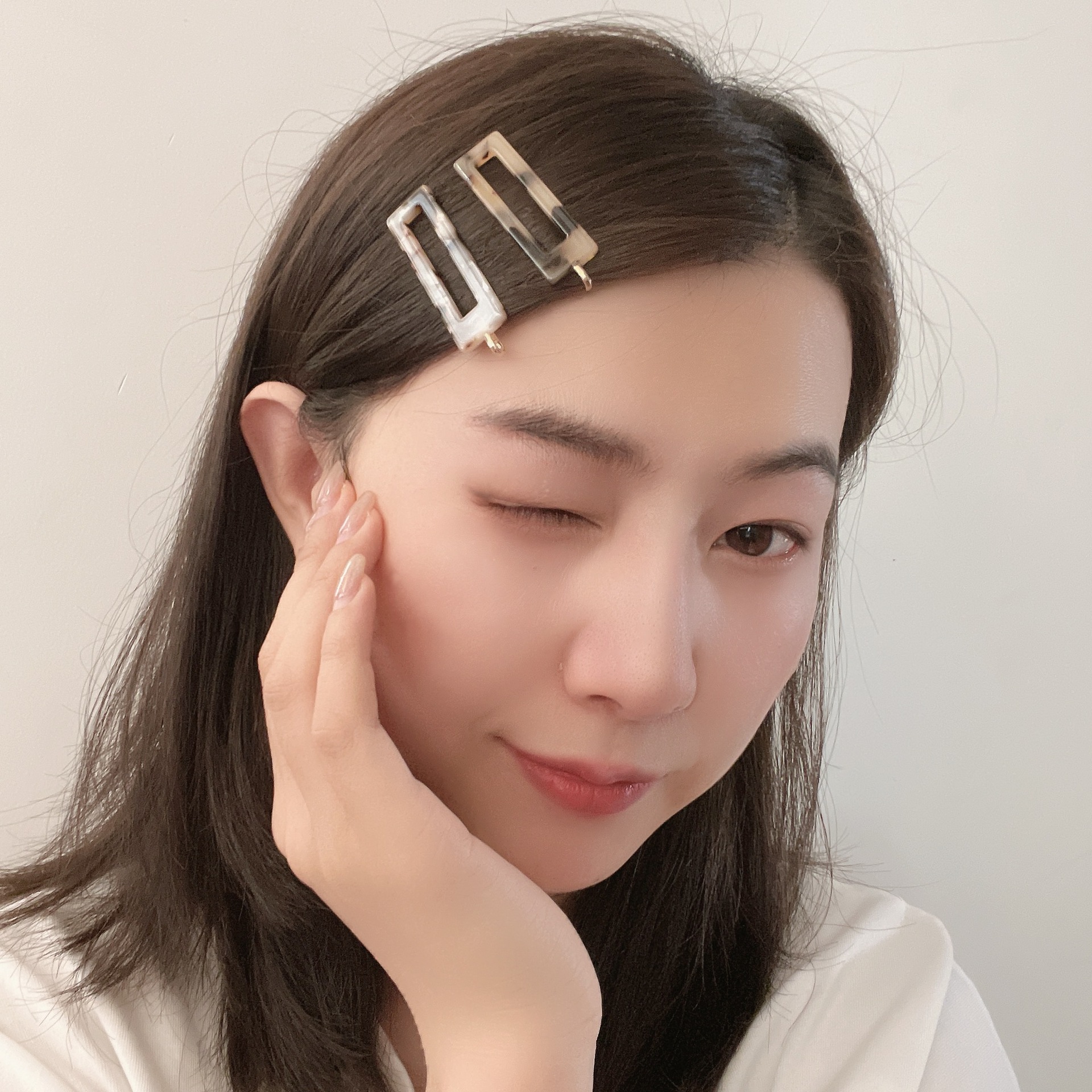 Japón y corea nuevos productos accesorios para el cabello ámbar acetato sin traza clip frente flequillo clip geométrico diosa maquillaje clip al por mayor pic 7