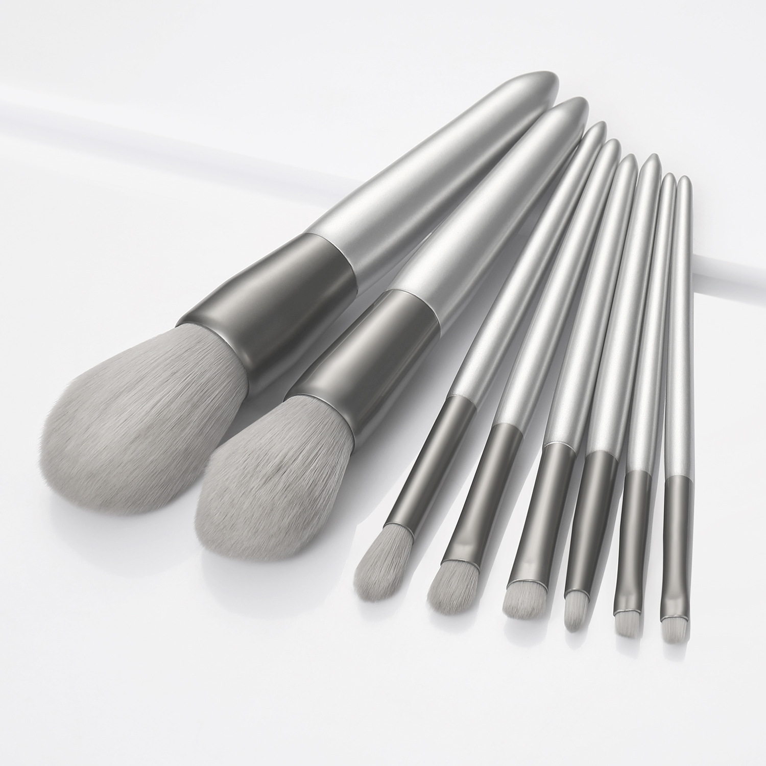 The manufacturer supplies 8 makeup brush sets, storage bags, artificial fiber wooden handles, blush brushes, loose powder brushes, shanilak in stock pic 5