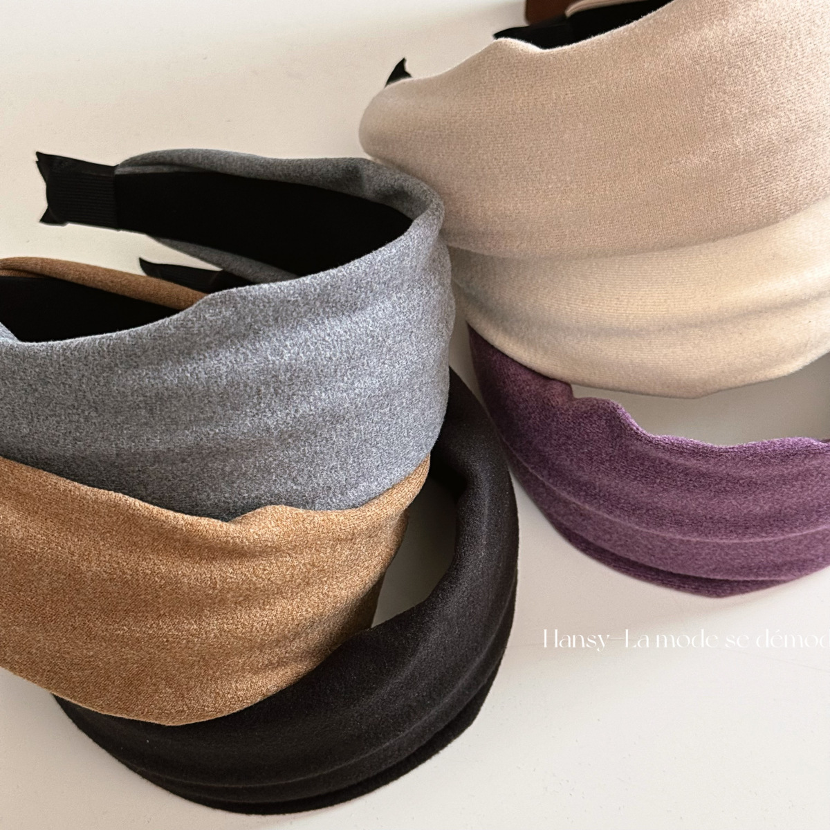 Wide-brimmed solid-color retro hair band, comfortable fabric, fashionable and high-end style, hairpin headband, versatile and elegant, high top hair accessory pic 12