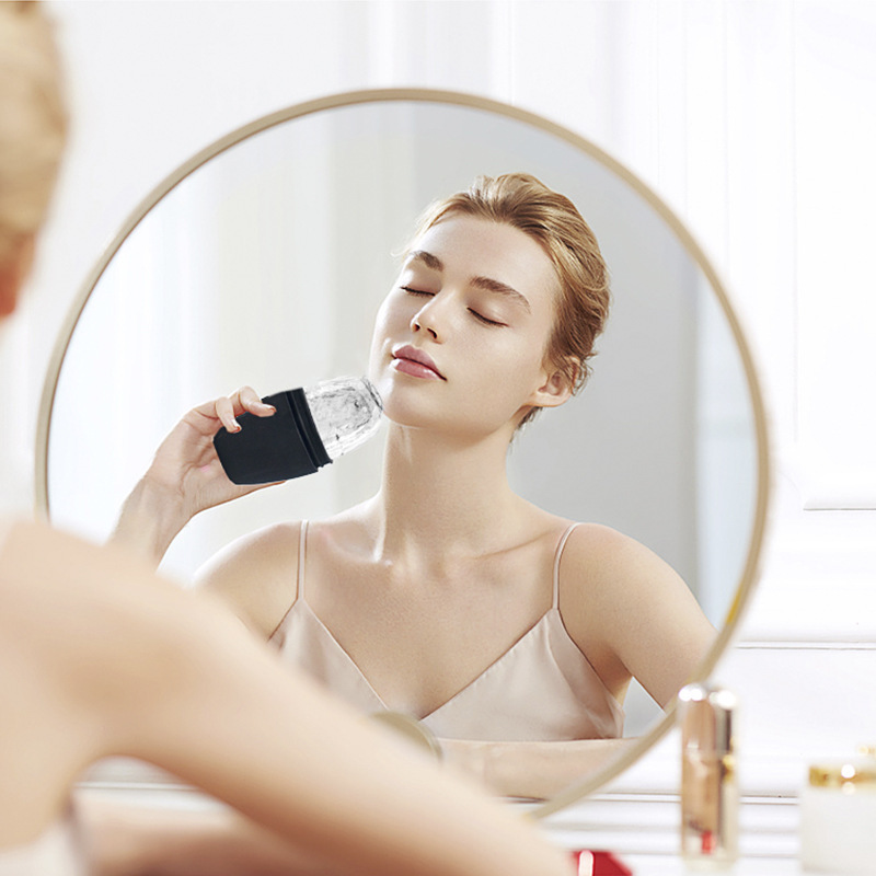 厂家直销美容仪硅胶美妆冰敷脸部消除去肿持久冰滚轮敷脸冰格洁面详情2